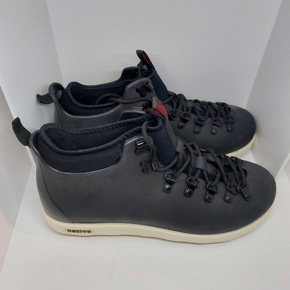 NATIVE BOOTS - Size 11 - Picture 4 of 7